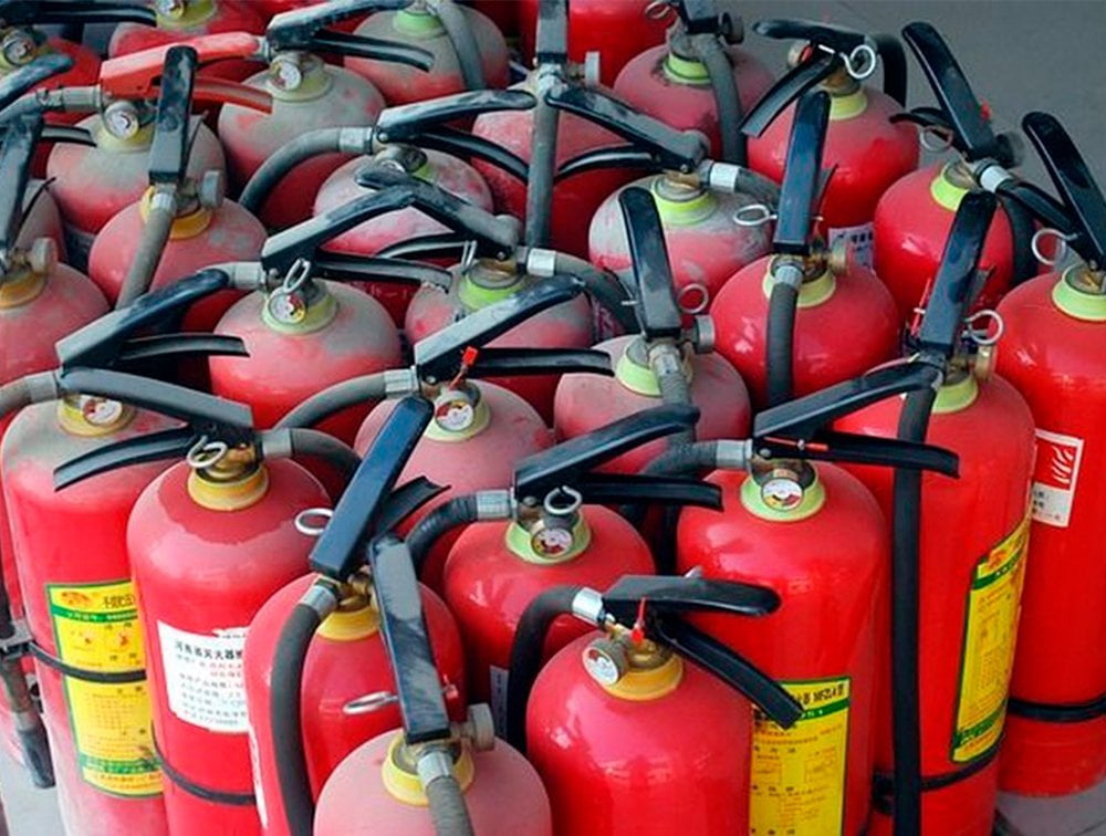 Extintores preparados en la nave de Sistemas Contra Incendios Madrid en Valdemoro